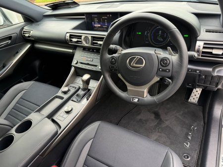 2015 Lexus IS 300 h - thumbnail 9