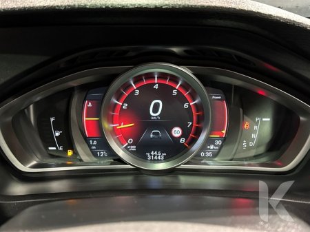 2019 Volvo V40 - thumbnail 15