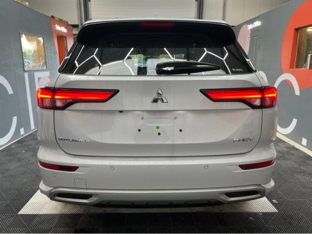 2024 Mitsubishi Outlander - photo 3
