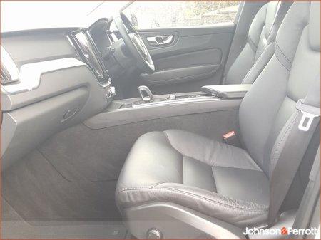 2022 Volvo XC60 B4 197bhp Diesel MHEV Momentum (Two Year Volvo Selekt Warranty + Two Year Volvo Service Plan) €46,900 thumbnail