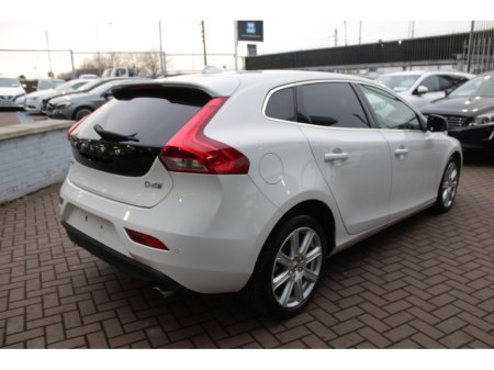 2018 Volvo V40 2.0D4 INSCRIPTION 5DR HATCHBACK AUTO HUGE SPEC  // 1 OWNER CAR // AS NEW CONDITION THROUGHOUT // BUY WITH CONFIDENCE AA AND SIMI APPROVED DEALER 2025 // FINANCE ARRANGED // €16,950