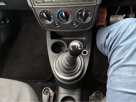 2006 Ford Fiesta GHIA 1.4 5DR AUTO €2,950 thumbnail