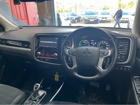 2020 Mitsubishi Outlander 2020 MITSUBISHI OUTLANDER PHEV 2.4L HYBRID / 48K KMS / ADAPTIVE CRUISE CONTROL, HEATED SEATS, REVERSE CAMERA & MORE €23,950 thumbnail