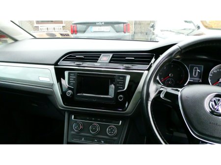 2016 Volkswagen Touran TRENDLINE BLUEMOTION 1.6 TDI MANUAL 6SPEED FWD 110 5DR €10,950 thumbnail