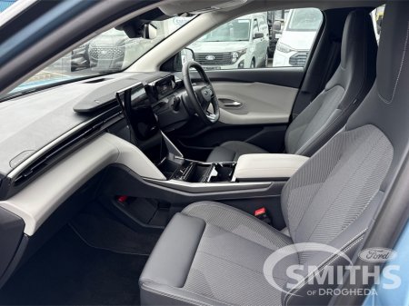 2025 Ford Explorer SELECT 77kWh **DEMO** €41,950