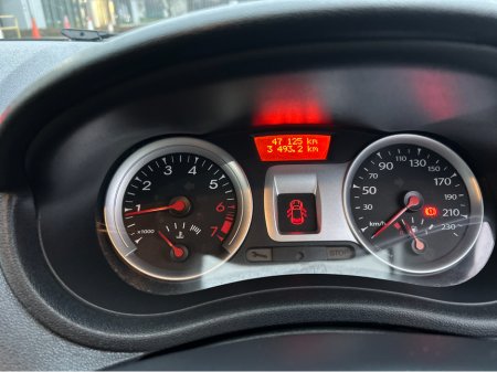 2010 Renault Clio 3 1.2 ONLY  47000KLMS///IRISH CAR WITH BRAND NEW NCT 9/2026 LOW TAX 280///TAXED OCT 2026///GREAT STARTER CAR OR TOWN RUNABOUT €4,500 thumbnail