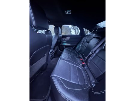 2017 Jaguar XF - thumbnail 25