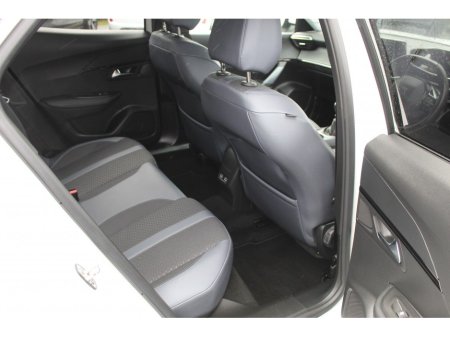 2021 Peugeot 2008 1.2 Puretech 100bhp Allure €18,950 thumbnail