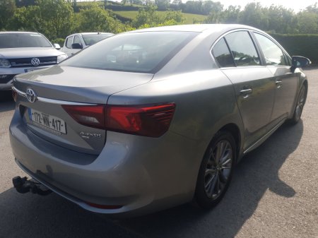 2017 Toyota Avensis 2.0 D-4D (143) Luna Navi €10,950