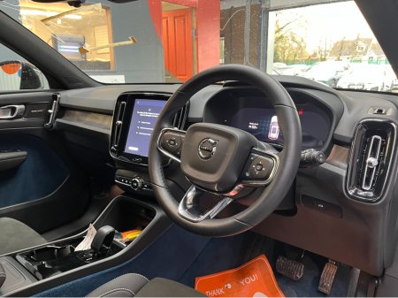 2023 Volvo XC40 - thumbnail 10