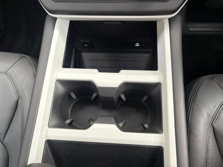 2025 Land Rover Defender - thumbnail 18