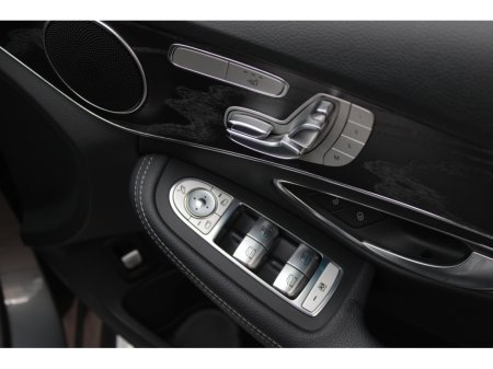 2019 Mercedes-Benz C Class - thumbnail 10