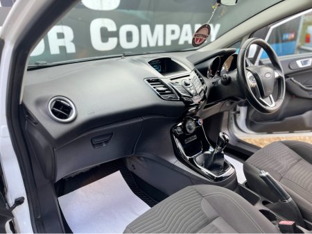 2014 Ford Fiesta - thumbnail 9