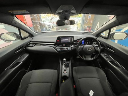 2019 Toyota C-HR €19950 2019 TOYOTA C-HR S LED PACKAGE 1.8 AUTOMATIC / CRUISE CONTROL AND MORE €19,950 thumbnail