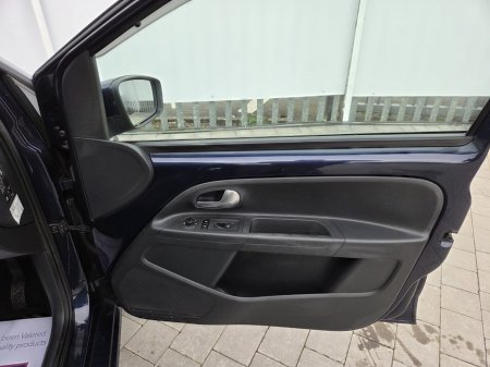 2015 Volkswagen up! - thumbnail 15