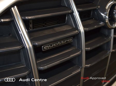 2023 Audi Q5 50 TFSI-e 299HP S tronic quattro SE €53,499 thumbnail