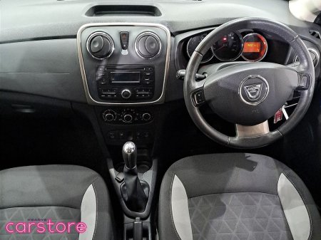 2015 Dacia Sandero Stepway TCe 90 S&S SIGNATURE €10,380 thumbnail