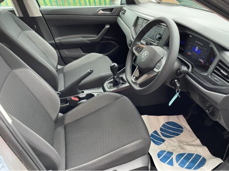 2022 Volkswagen Polo 1.0 MPI 5SPEED 80HP 5DR LOW KMS! AS NEW! €18,995 thumbnail