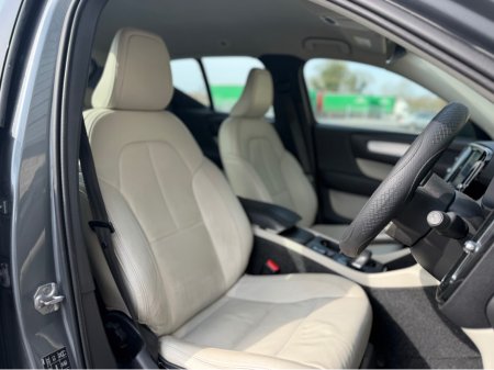 2018 Volvo XC40 - thumbnail 21