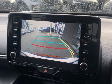 2022 Toyota Yaris Cross Luna Sport Hybrid Auto €24,900 thumbnail