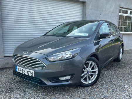 2016 Ford Focus - thumbnail 3