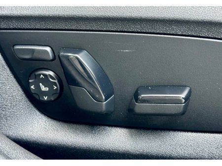 2022 BMW 5 Series - thumbnail 13