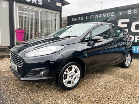 2013 Ford Fiesta - view 4