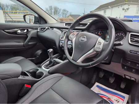 2017 Nissan Qashqai 1.5 SV PREMIUM E6 4DR €11,950 thumbnail