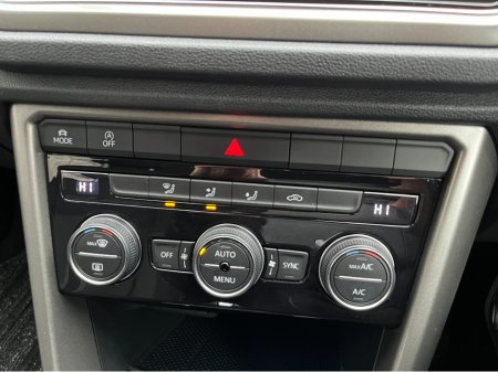 2021 Volkswagen T-Roc STYLE AUTOMATIC 2.0 DIESEL //LOW MILES//REVERSE CAMERA//KEYLESS ENTRY//ADAPTIVE CRUISE CONTROL// €25,950 thumbnail