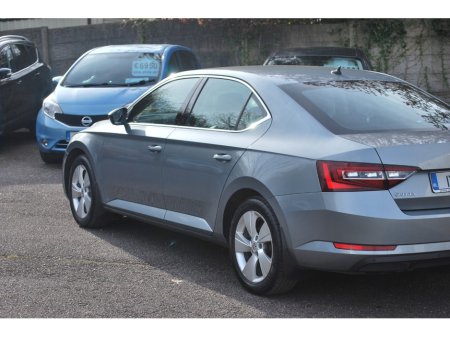 2017 Skoda Superb - thumbnail 7