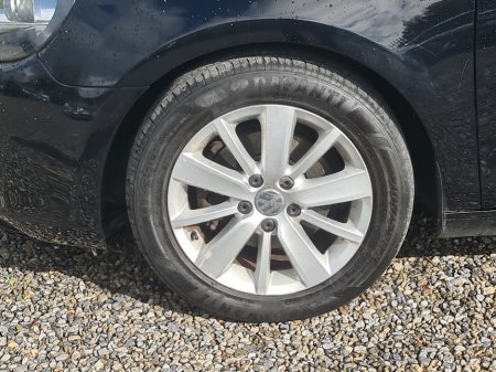 2012 Volkswagen Golf - thumbnail 14