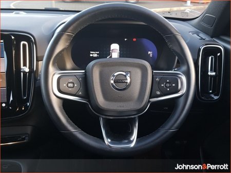 2025 Volvo EX40 82 kWh Extended Range Plus €49,900 thumbnail