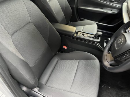 2025 Toyota Prius - thumbnail 10