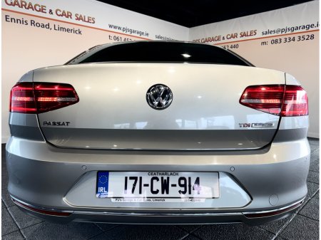 2017 Volkswagen Passat HIGHLINE 1.6 TDI MANUAL 6SPEED FWD 120HP 4DR €18,990 thumbnail