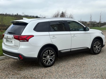 2018 Mitsubishi Outlander - thumbnail 4