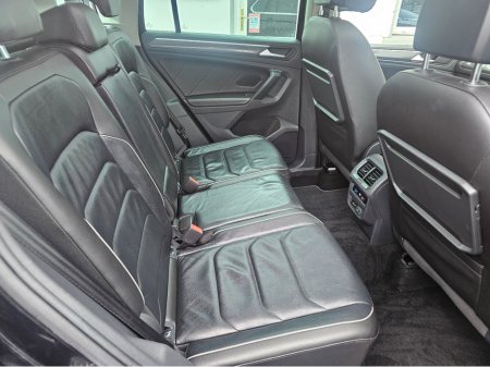 2020 Volkswagen Tiguan HIGHLINE 2.0 TDI MANUAL 6SPEED FWD 150HP 5DR €27,950 thumbnail