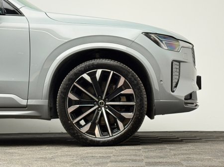 2025 Volvo XC90 - thumbnail 9