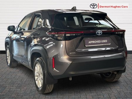 2024 Toyota Yaris Cross - thumbnail 2