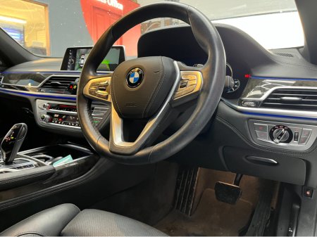 2016 BMW 7 Series 2016 BMW 740E IPERFORMANCE M-SPORT 2.0 AUTOMATIC / CRUISE CONTROL / 360° PARKING CAMERA / ELECTRIC MEMORY HEATED & MASSAGING SEATS / HEATED REAR SEATS / PANORAMIC SUNROOF / PADDLE SHIFTERS AND MORE thumbnail