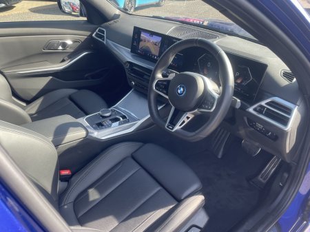 2025 BMW 3 Series - thumbnail 12