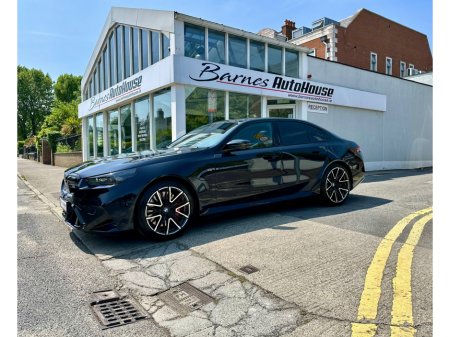 2024 BMW M5 *TINY MILAGE* 4.4 V8 HYBRID AUTO 4DR