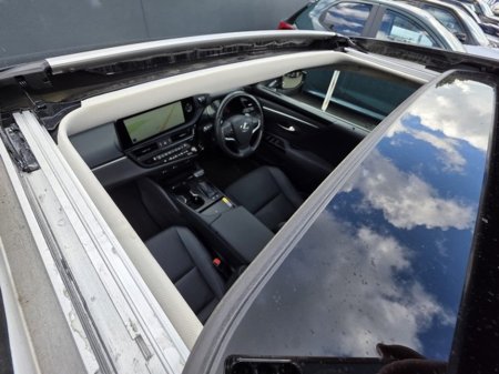 2023 Lexus ES 300 H - thumbnail 10