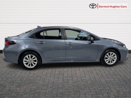 2025 Toyota Corolla SALOON LUNA HYBRID AUTO €31,750 thumbnail