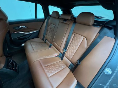 2021 BMW 3 Series - thumbnail 4