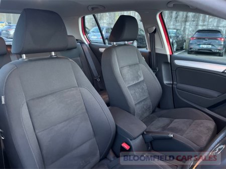 2011 Volkswagen Golf HIGHLINE , SUNROOF // LOW MILEAGE €8,950 thumbnail