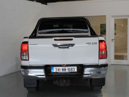 2024 Toyota Hilux 2.8 SR5 Double CAB 4DR €48,999 thumbnail