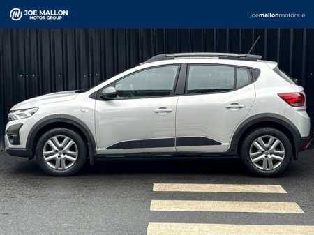 2023 Dacia Sandero Stepway TCe 90 STEPWAY Comfort €17,950 thumbnail