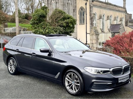2019 BMW 5 Series 520D TOURING * PANROOF * 3D CAMERA PACK * €24,950 thumbnail