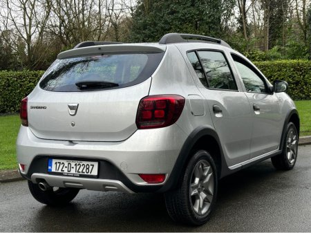 2017 Dacia Sandero Stepway - view 3