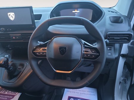 2024 Peugeot Partner  €18,658 thumbnail